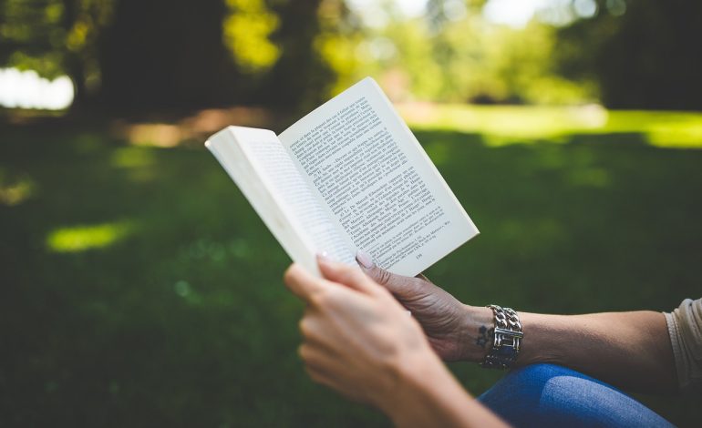 Jendela Pengetahuan yang Tak Pernah Padam