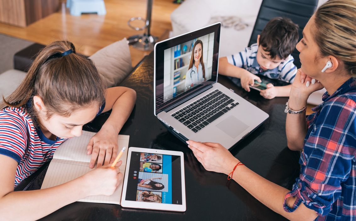 Pendidikan Online vs Offline Mana yang Lebih Efektif?