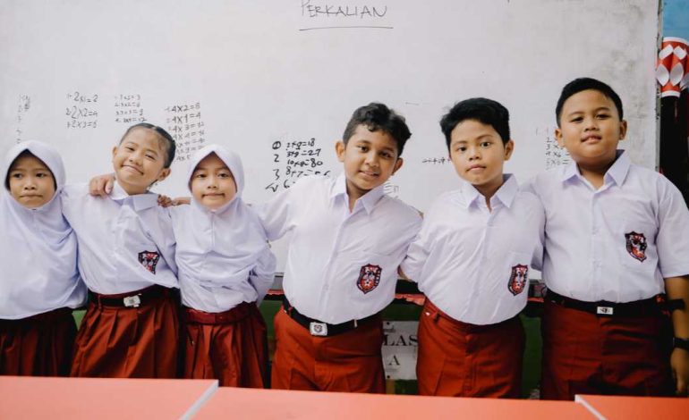 Tantangan dan Peluang Teknologi Pendidikan di Sekolah