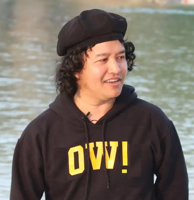 5 Penulis Novel Indonesia Terpopuler dan Deretan Karyanya